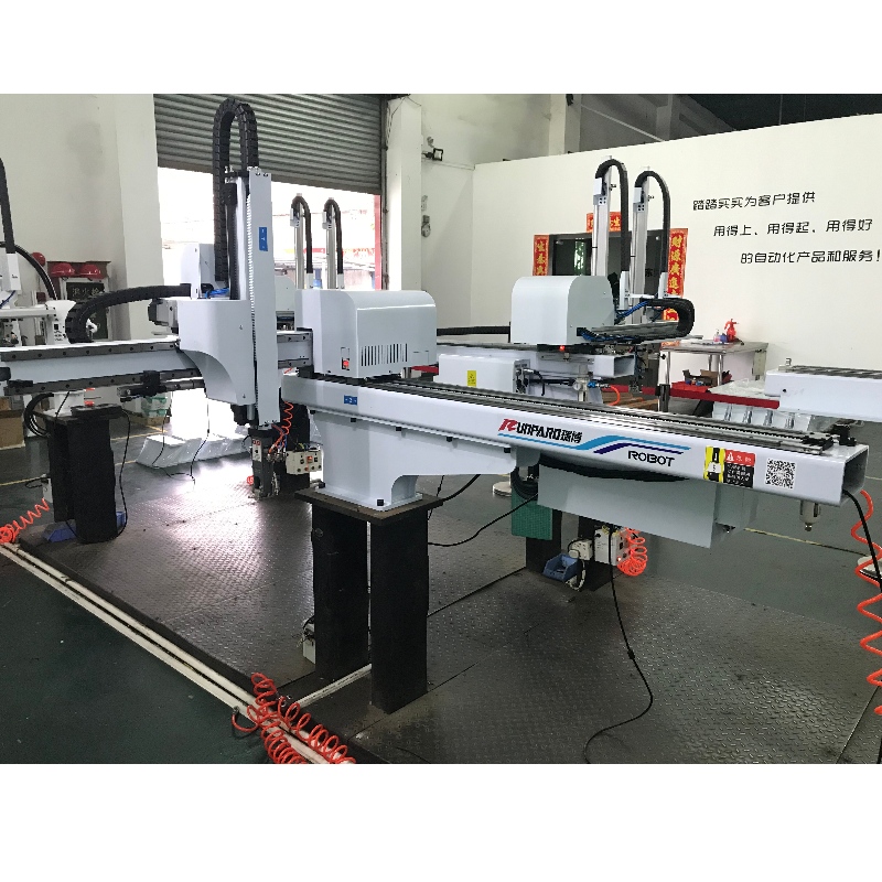Manufacturers direct plastic molding series injection molding machine manipulator ac injection robot