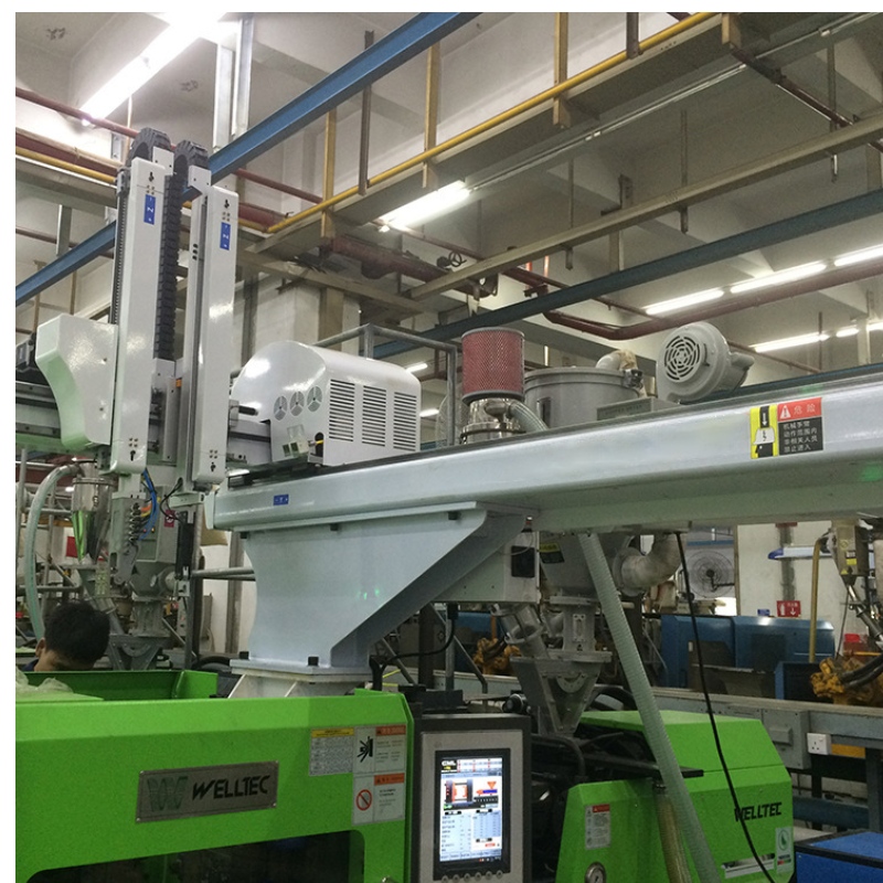 Intelligent high - speed 3-5 axis servo robot for injection molding industry