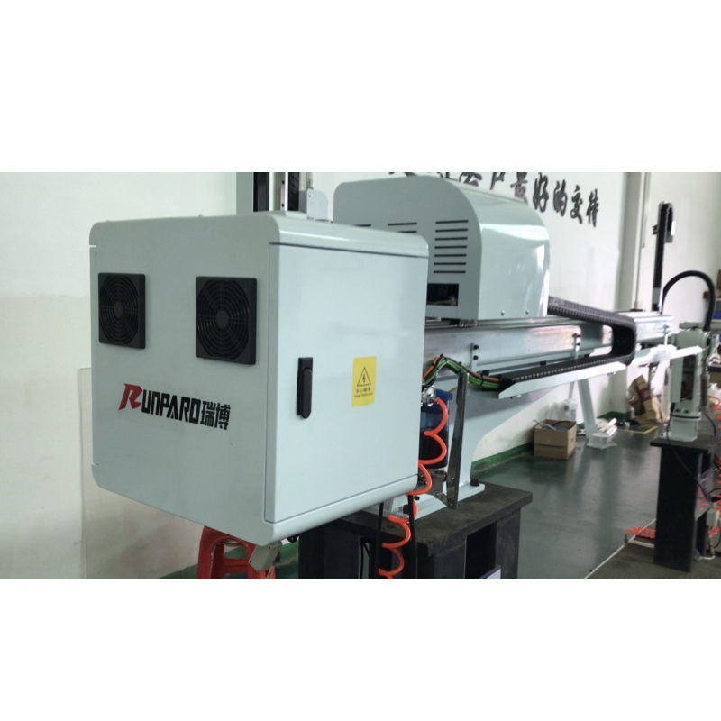 Ruibo best selling injection molding AC servo motor manipulator for injection molding machine 5 axis manipulator