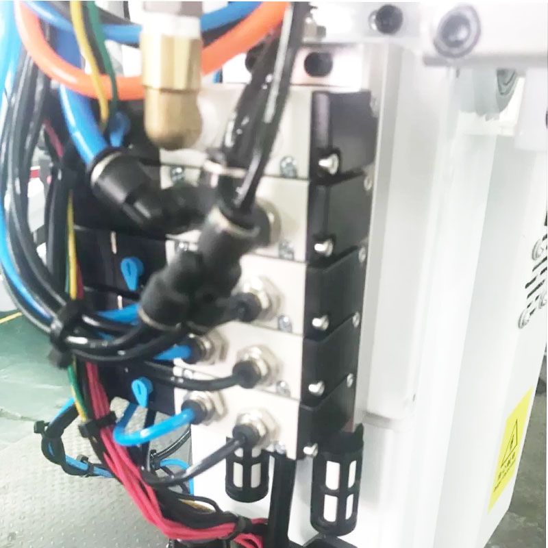 Automatic oblique arm manipulator of injection molding machine takes out rotary single arm manipulator machine at high speed